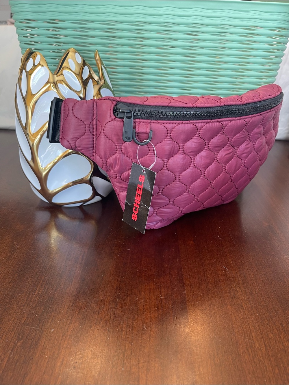 NWT Lole Taylor 3l Quilted Belt Bag Burgundy Black - Picture 5 of 9